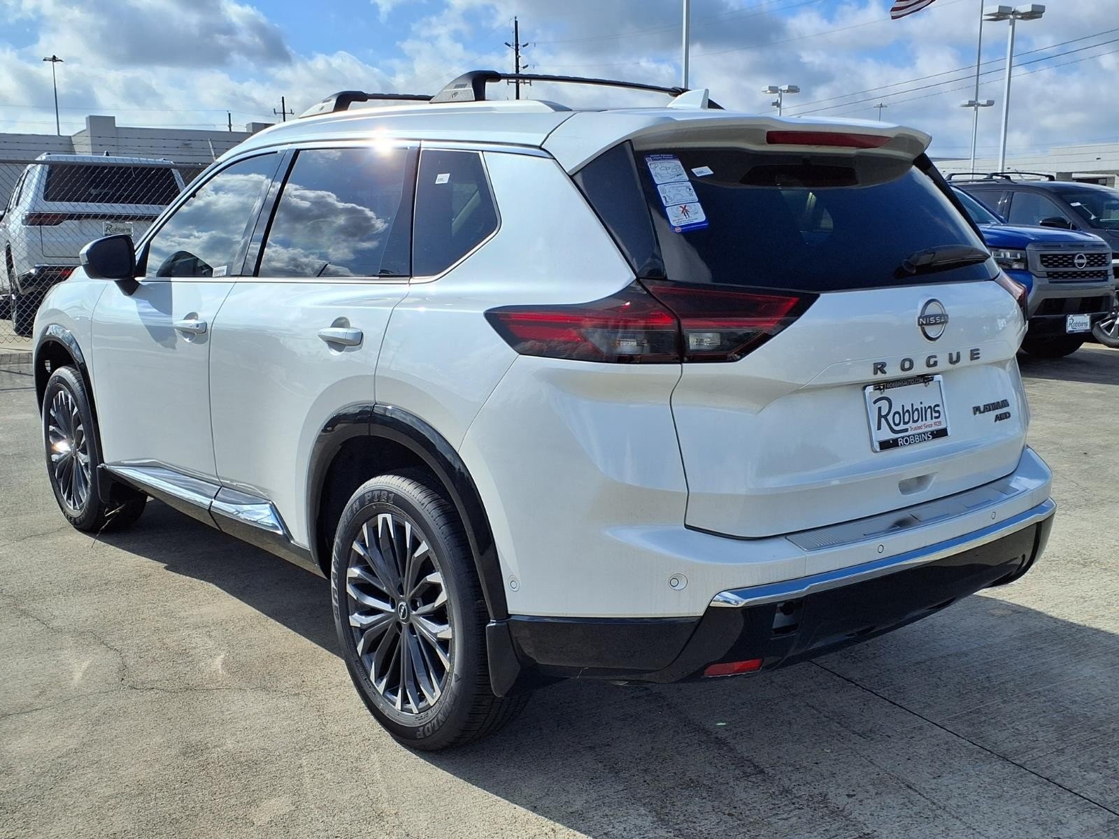 2026 Nissan Rogue photo 4 of 22