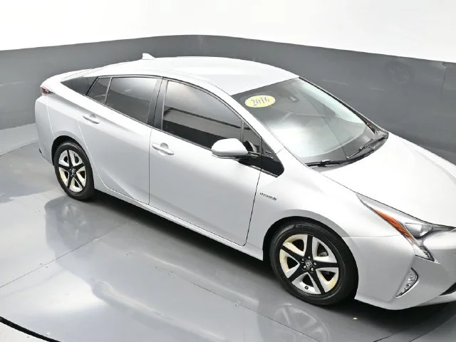 Used 2016 Silver Toyota Four Touring image 38