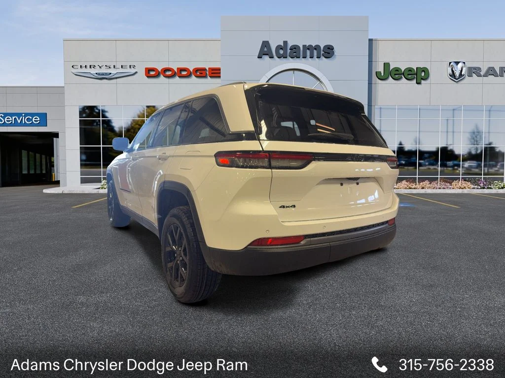 New 2026 Bright White Clear-Coat Exterior Paint Jeep Altitude image 5
