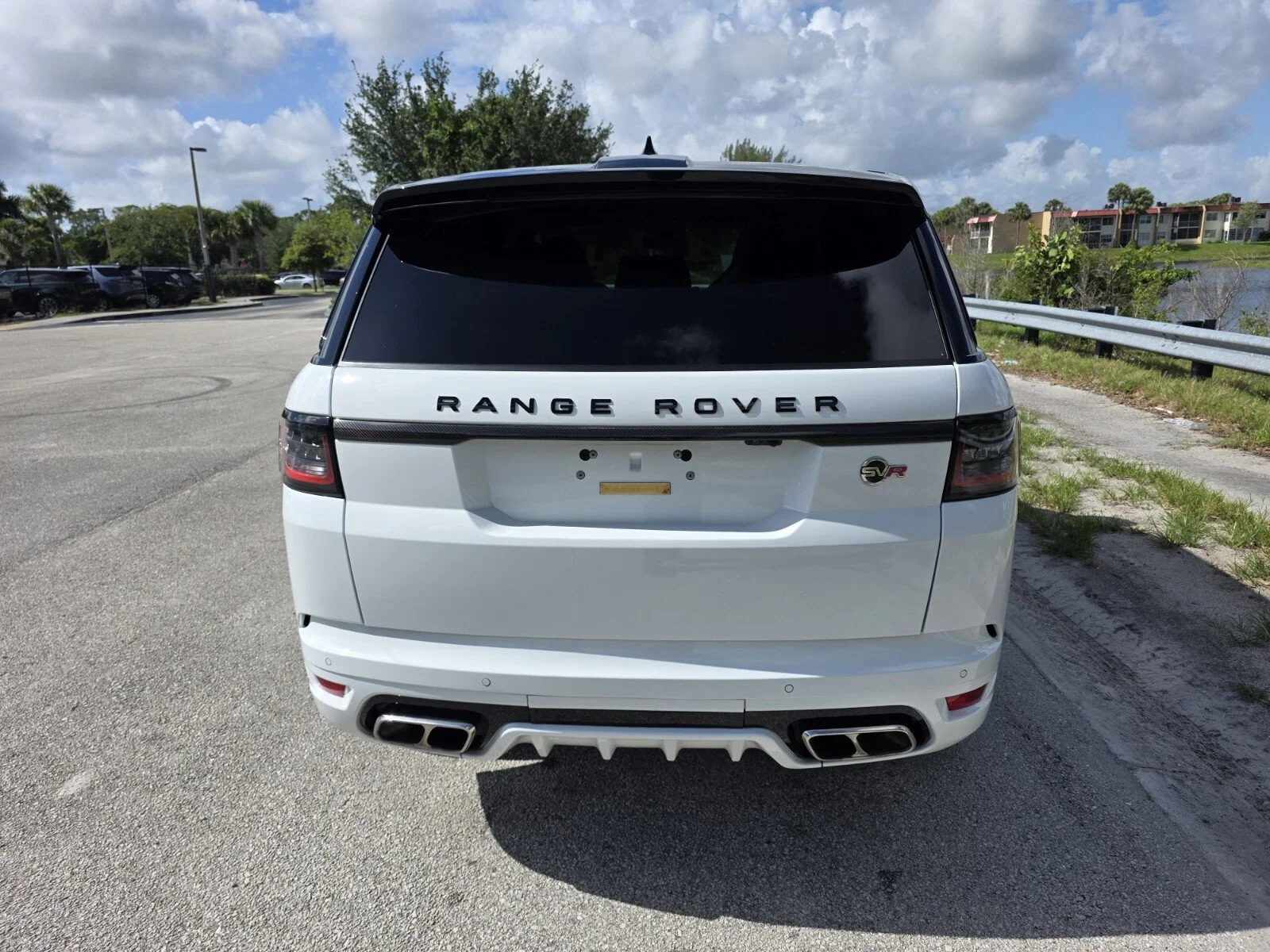 Certified Used 2022 Fuji White Land Rover SVR image 6