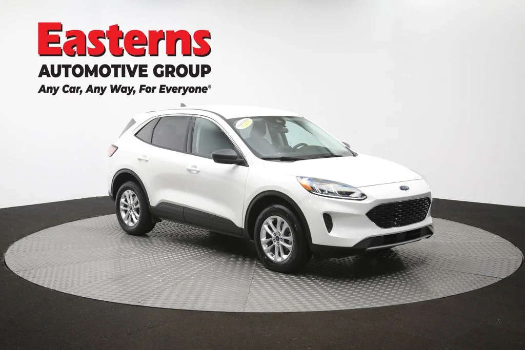 Used 2022 White Ford SE image 49