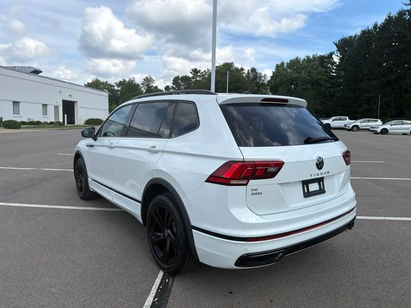 Used 2023 White Volkswagen 2.0T SE R-Line Black image 5