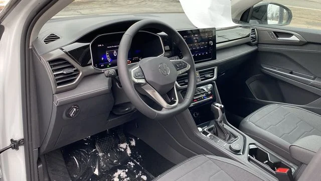 2026 Volkswagen Taos SE Black - Photo 11