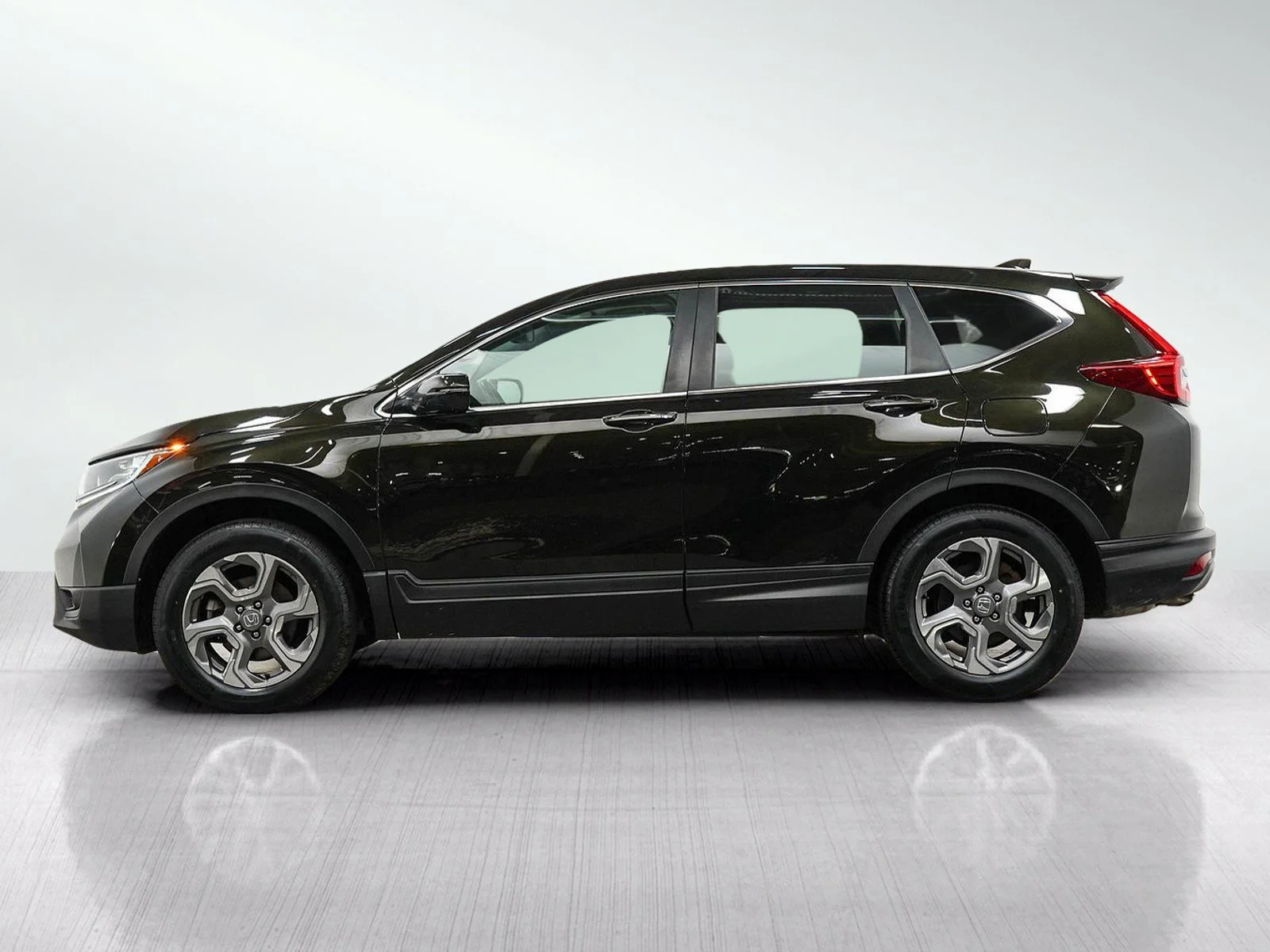 Used 2018 Honda CR-V EX-L with VIN 5J6RW2H83JL016358 for sale in Burnsville, Minnesota