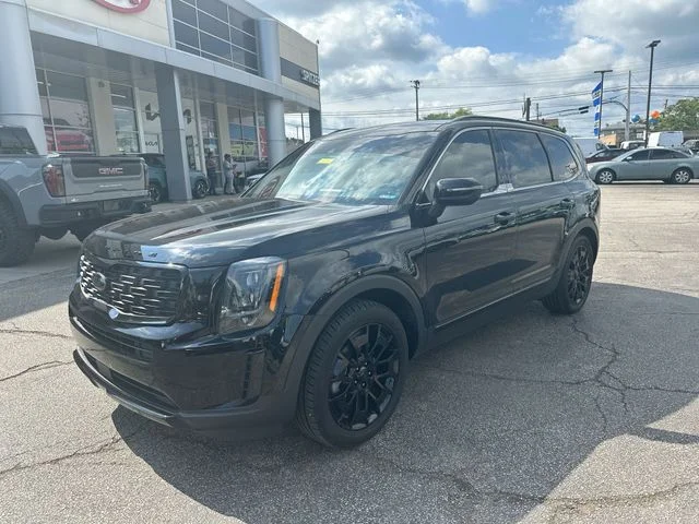 Used 2021 Black Kia EX image 11