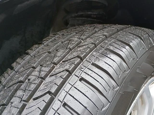 Used 2016 Magnetic Ford Titanium image 9
