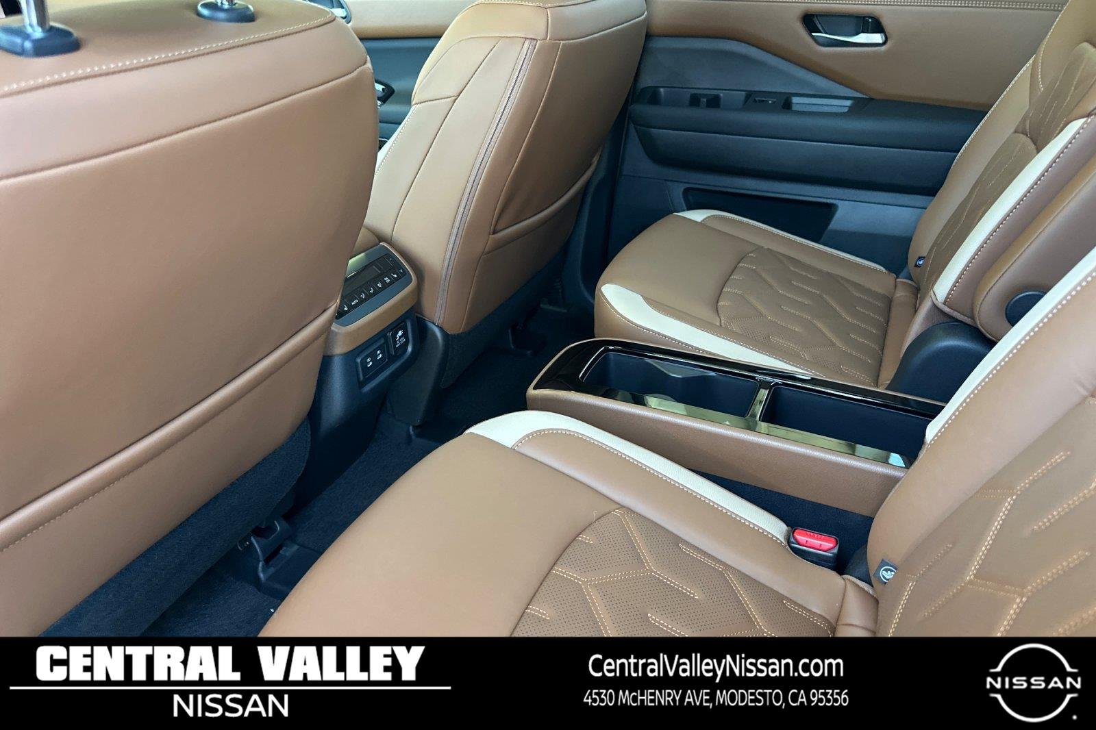 New 2026 Boulder Gray Pearl/Super Black Nissan Platinum image 12