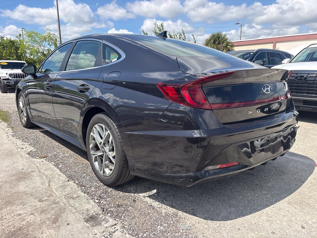 Used 2023 Blue Hyundai SEL image 3