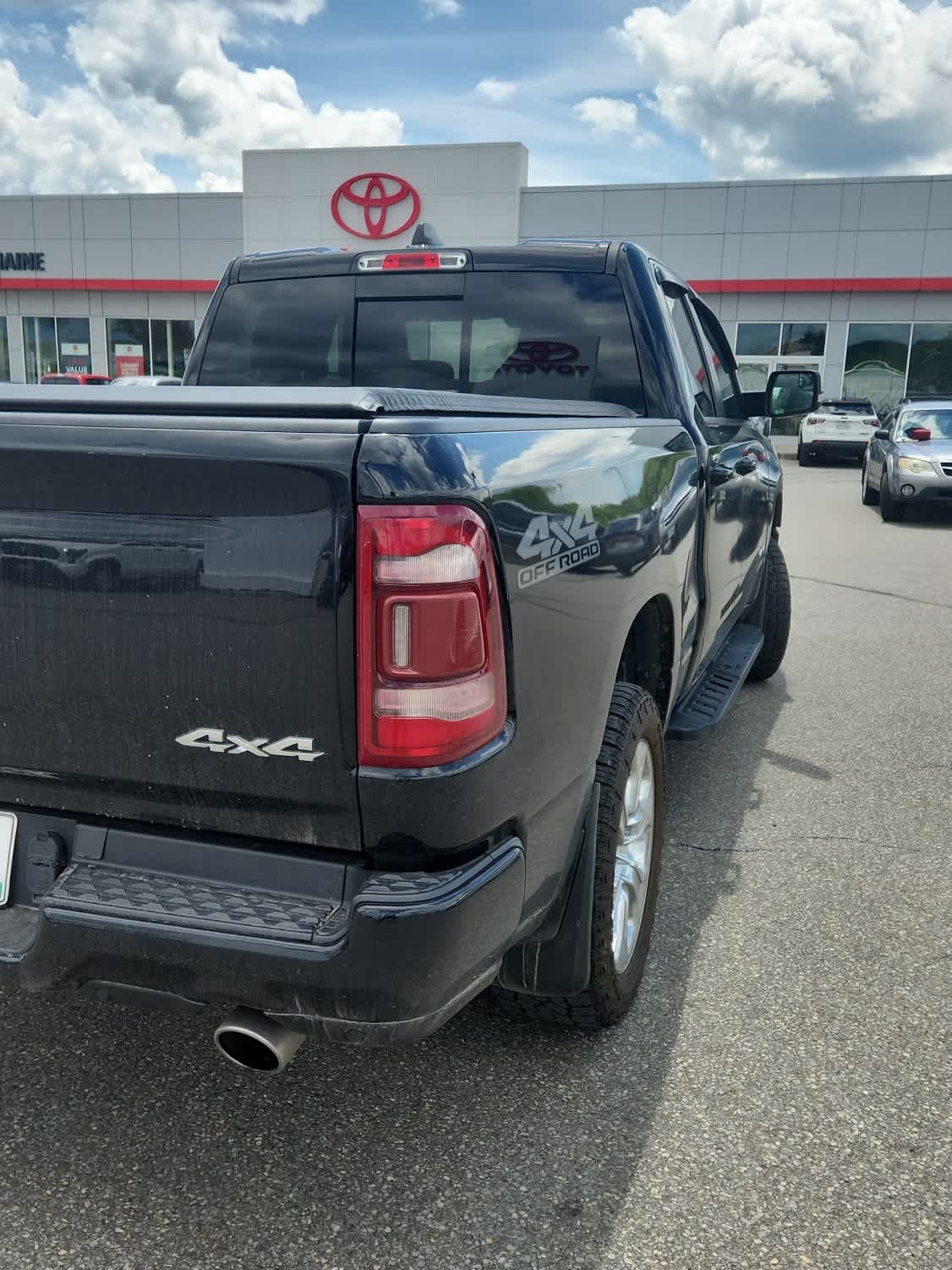 Used 2021 Diamond Black Crystal Pearlcoat Ram Big Horn image 4