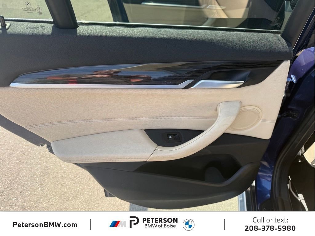 Used 2018 Blue BMW xDrive28i image 16