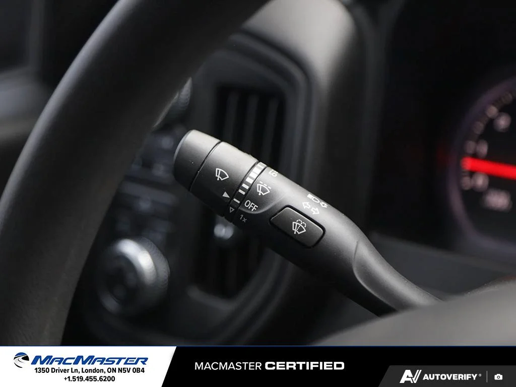 Used 2021  GMC  image 19