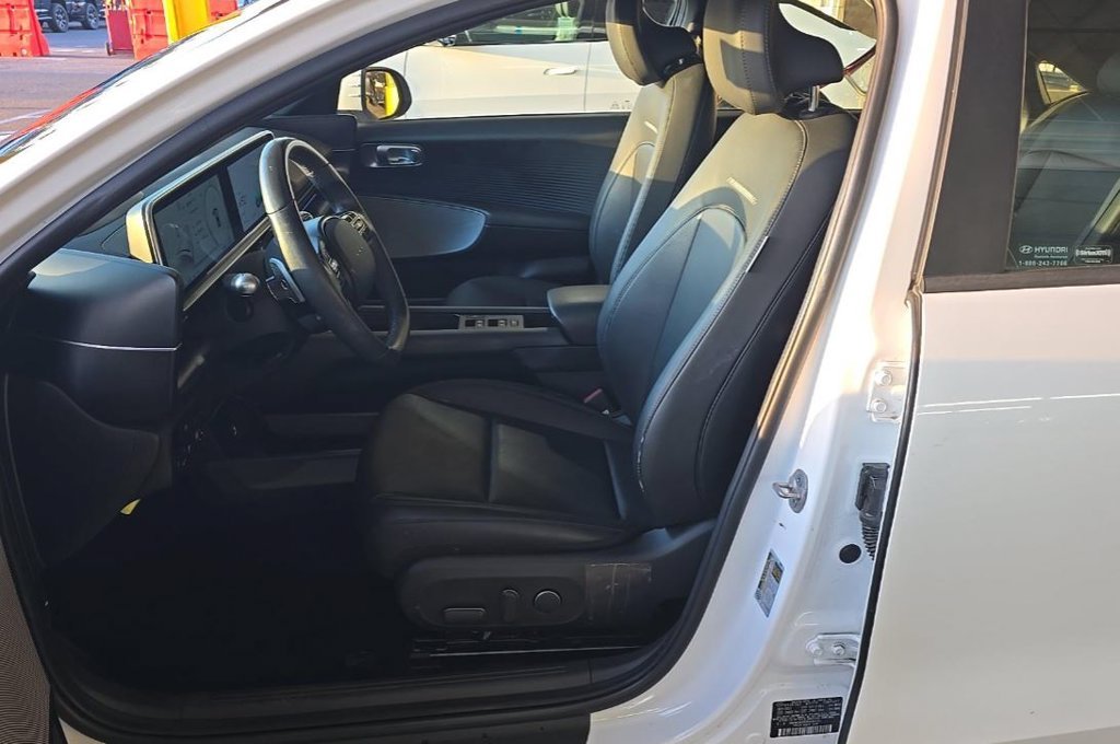 Used 2024 White Hyundai SEL image 5