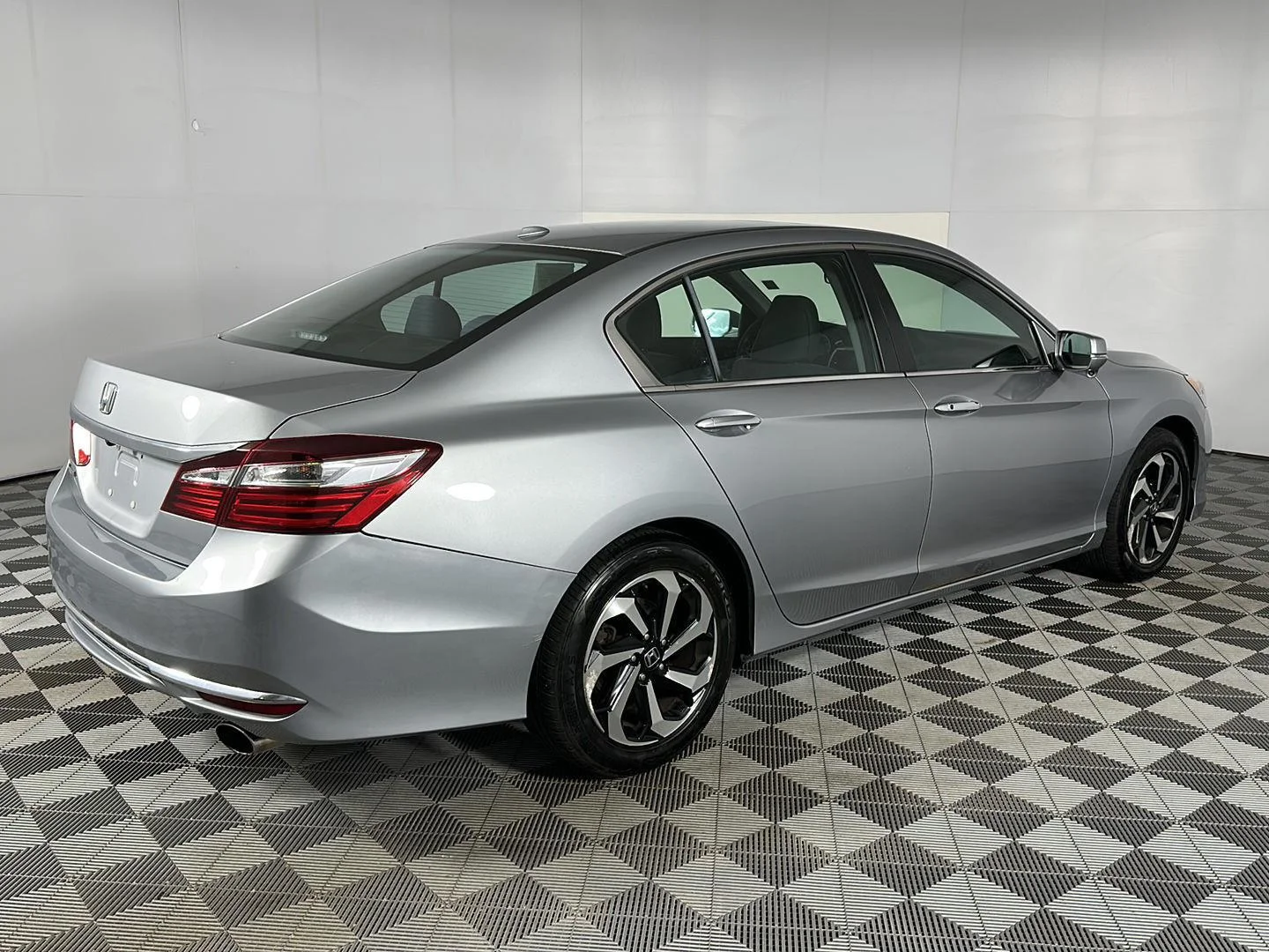Used 2017 Lunar Silver Metallic Honda EX image 24