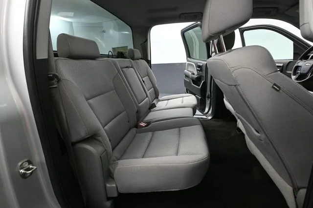 Used 2016 Silver Chevrolet LS image 32