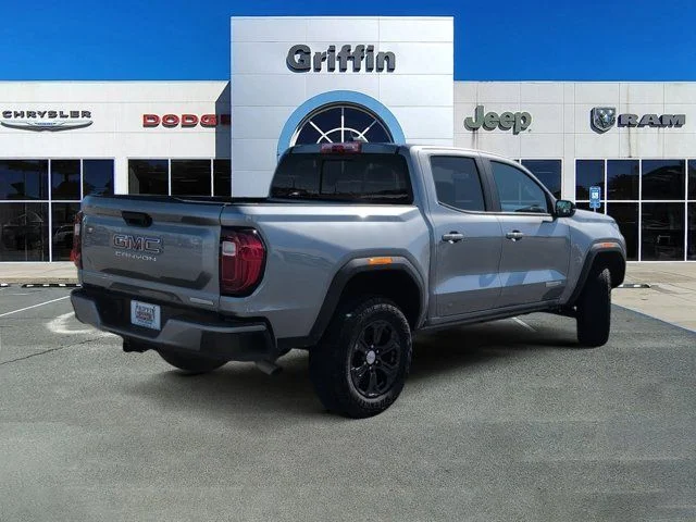 Used 2024 Silver GMC Elevation image 4