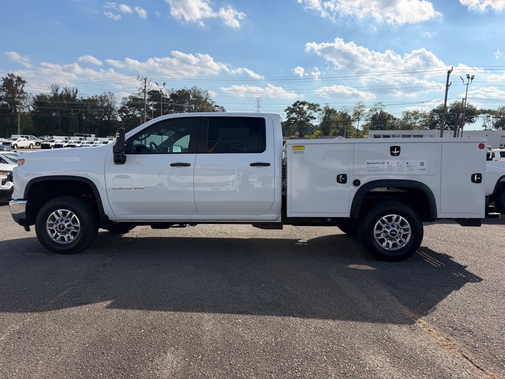 New 2026 Summit White Chevrolet WT image 7