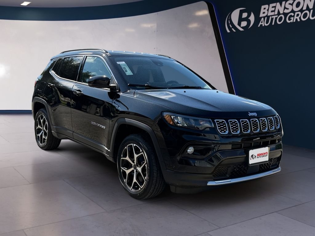 New 2026 Diamond Black Crystal Pearl-Coat Exterior Paint Jeep Limited image 7