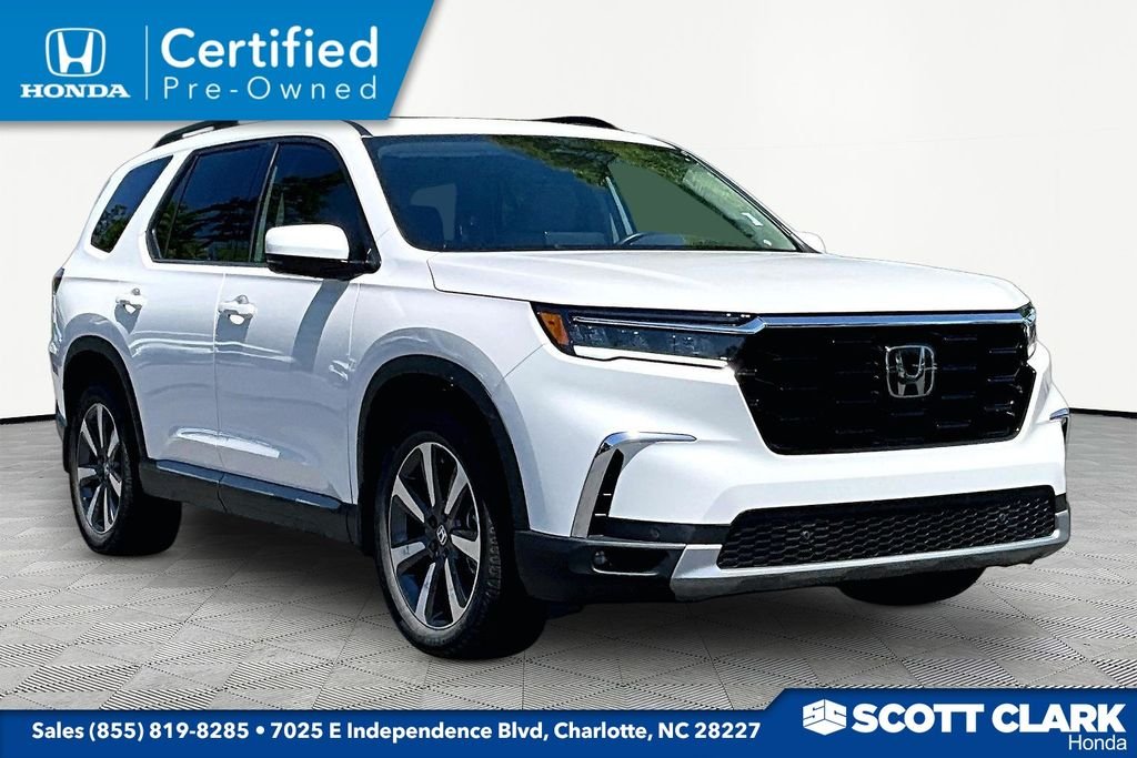 2024 Honda Pilot Touring AWD's photo