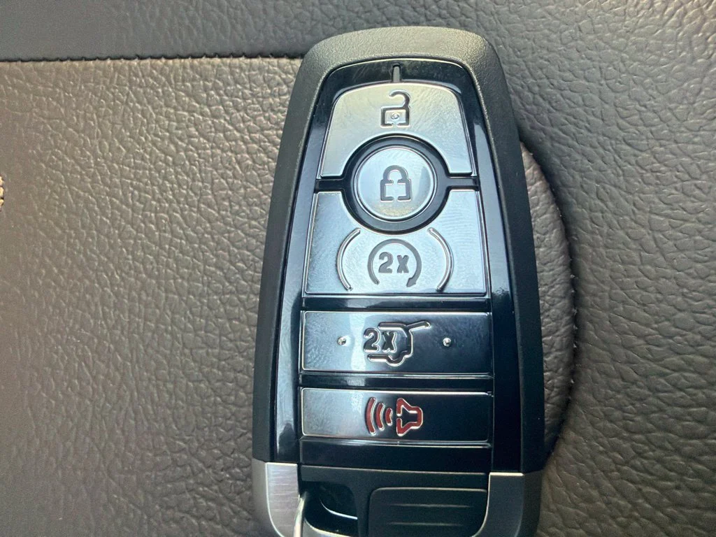 New 2027 Agate Black Metallic Ford MAX King Ranch® image 33