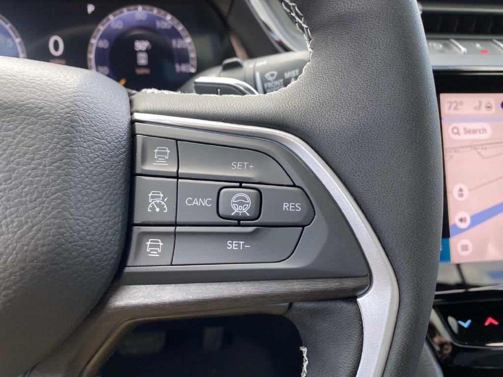 New 2026 Silver Zynith Exterior Paint Jeep Altitude image 15