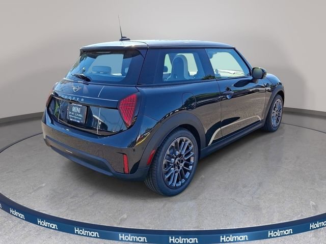 New 2026 Black MINI Signature Plus image 5