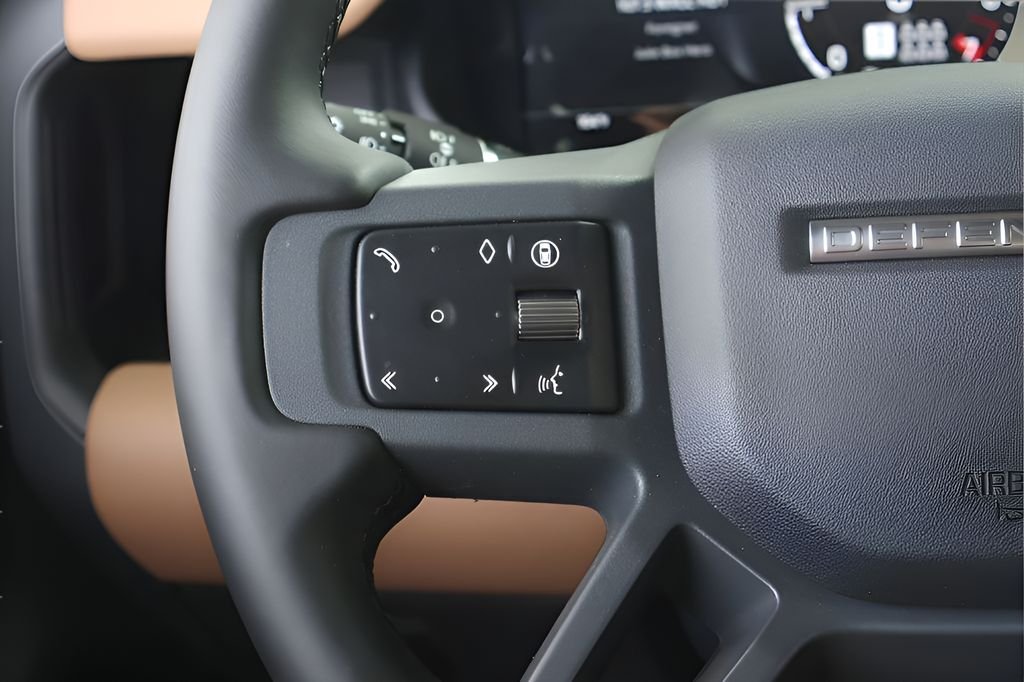 New 2026 Woolstone Green Land Rover X-Dynamic SE image 19
