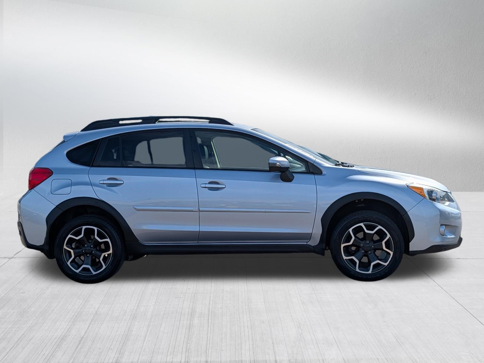 Used 2015 Ice Silver Metallic Subaru Limited image 6