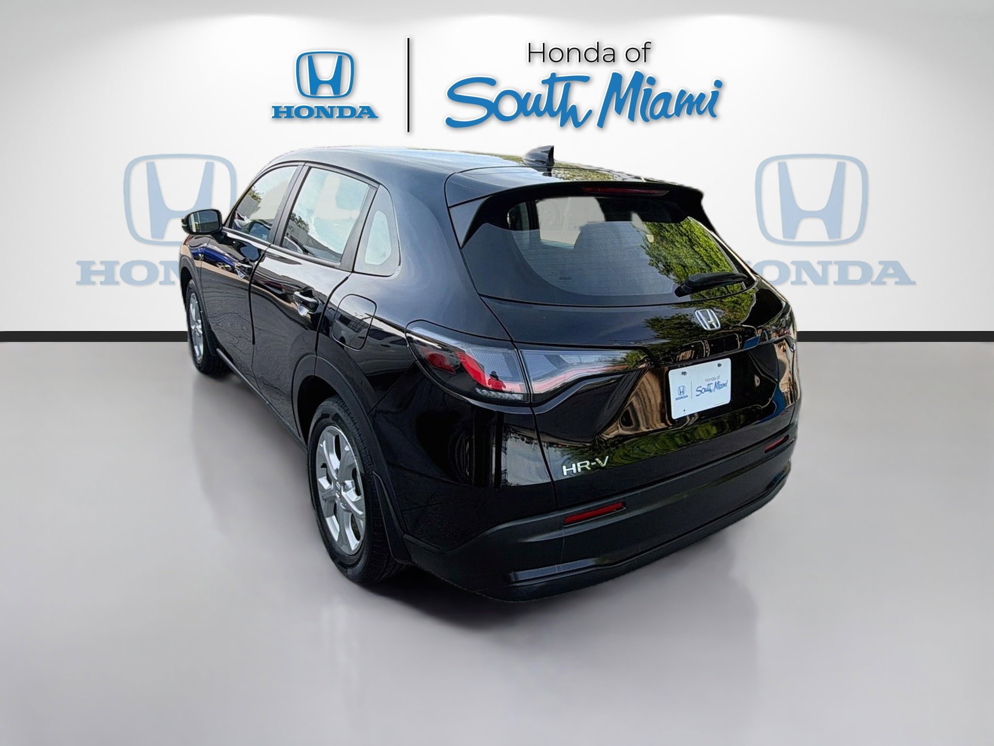 Certified Used 2023 Crystal Black Pearl Honda 2WD LX image 5