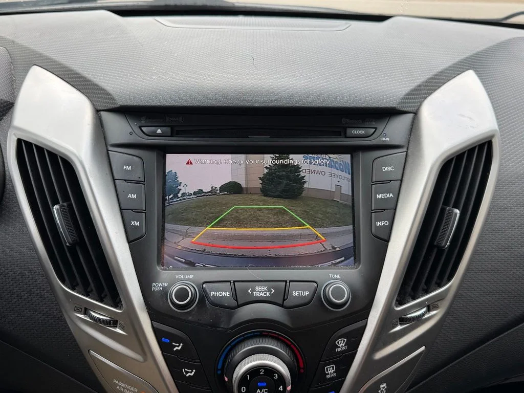 Used 2015 Triathlon Gray Metallic Hyundai Base image 8