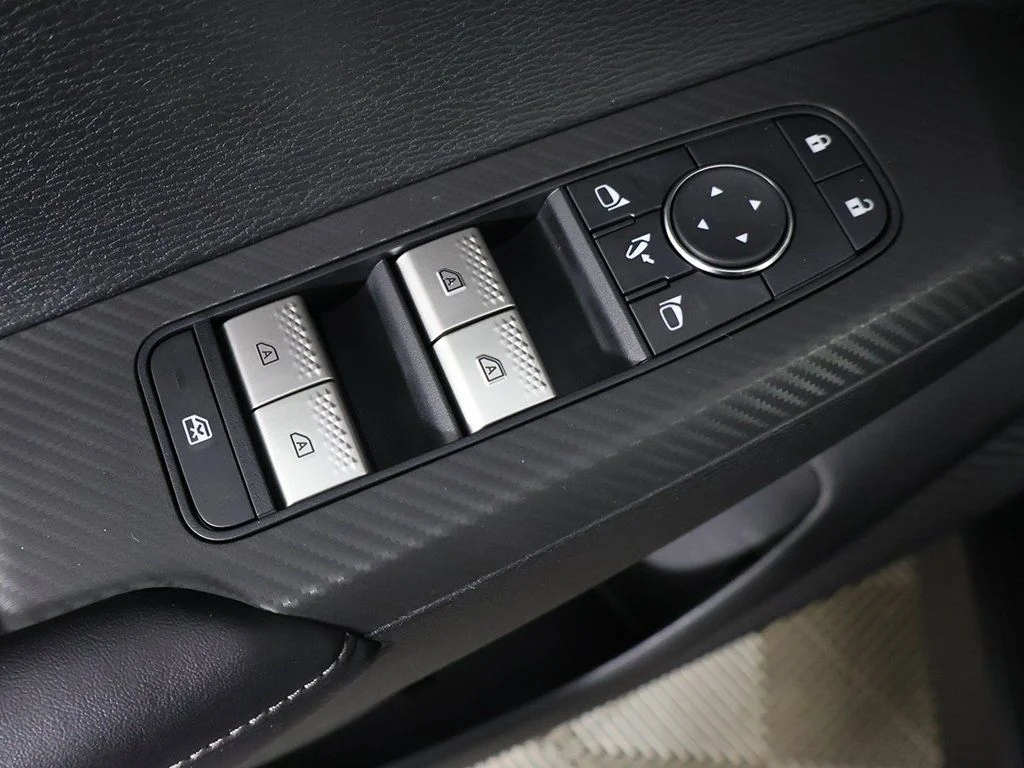 2025 Mitsubishi Outlander SEL - Photo 40