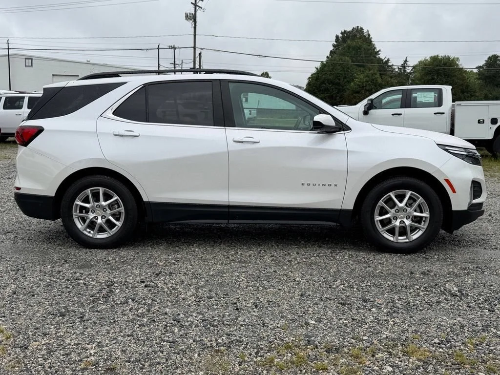 Used 2023 Iridescent Pearl Tricoat Chevrolet LT image 3