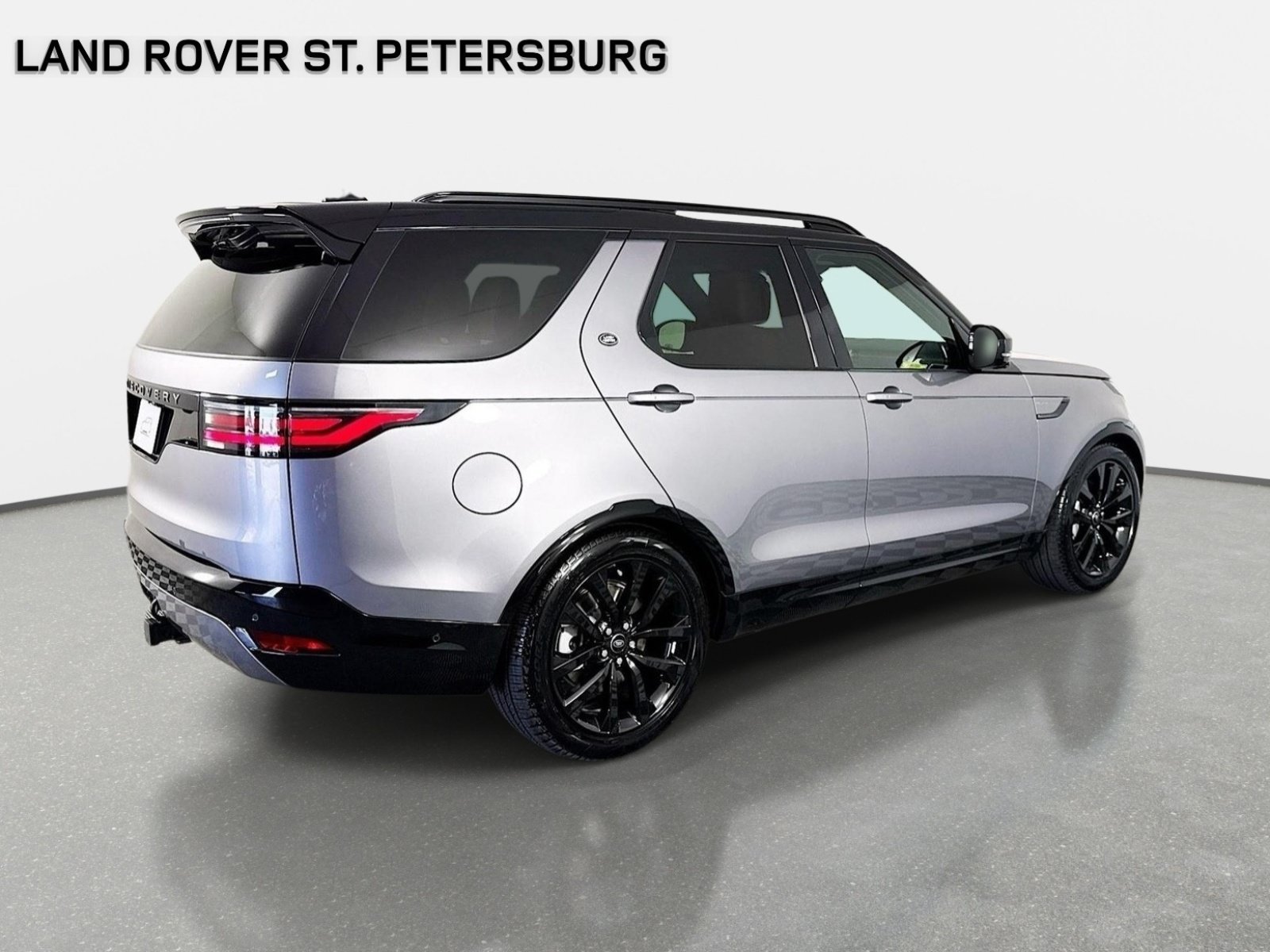 Used 2026 Gray Land Rover Dynamic SE image 5