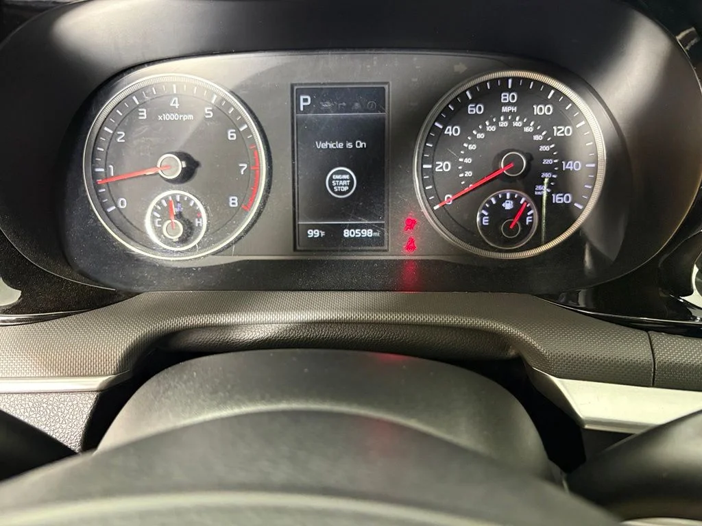 Used 2022 White Kia GT-Line image 26