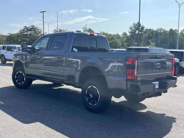 New 2026 Carbonized Gray Metallic Ford XLT image 4