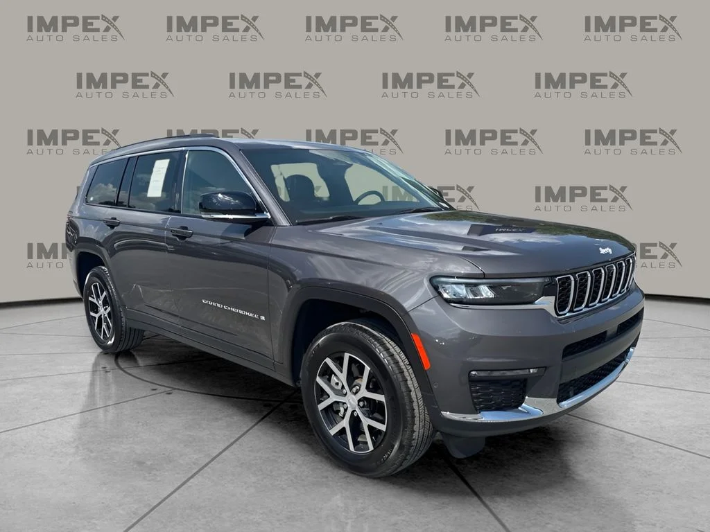 Used 2025 Gray Jeep Limited image 7