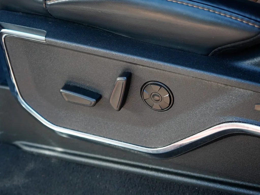 Used 2024 Agate Black Metallic Ford Platinum image 25