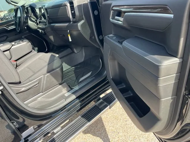 Used 2025 Black Chevrolet LT image 21