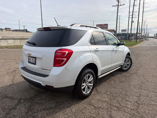 Used 2016 IRIDESCENT PEARL TRICOAT Chevrolet LT image 3