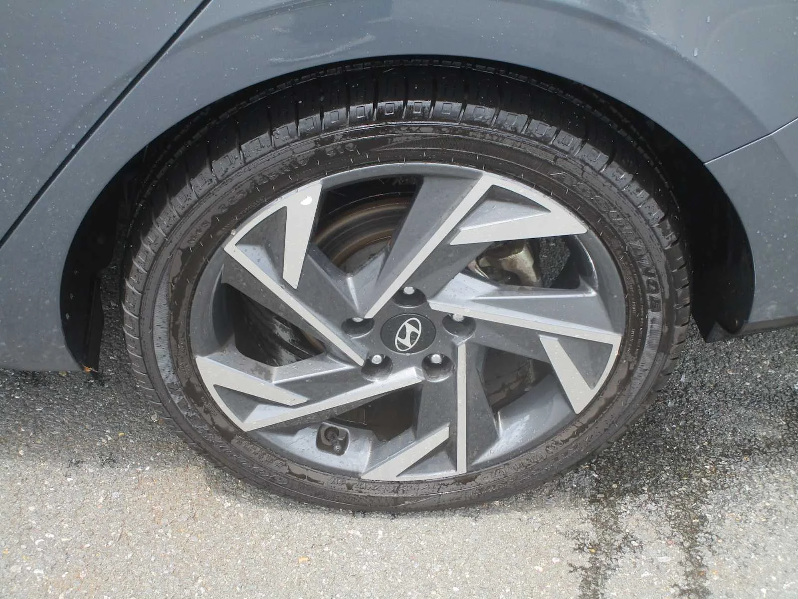Certified Used 2024 Ecotronic Gray Hyundai Limited image 7