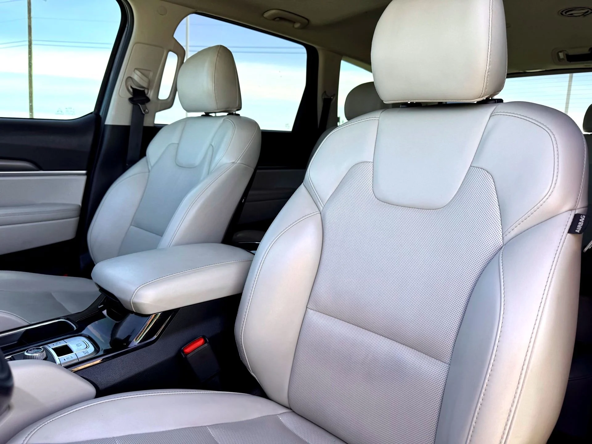 Used 2021 Gravity Grey Kia S image 13