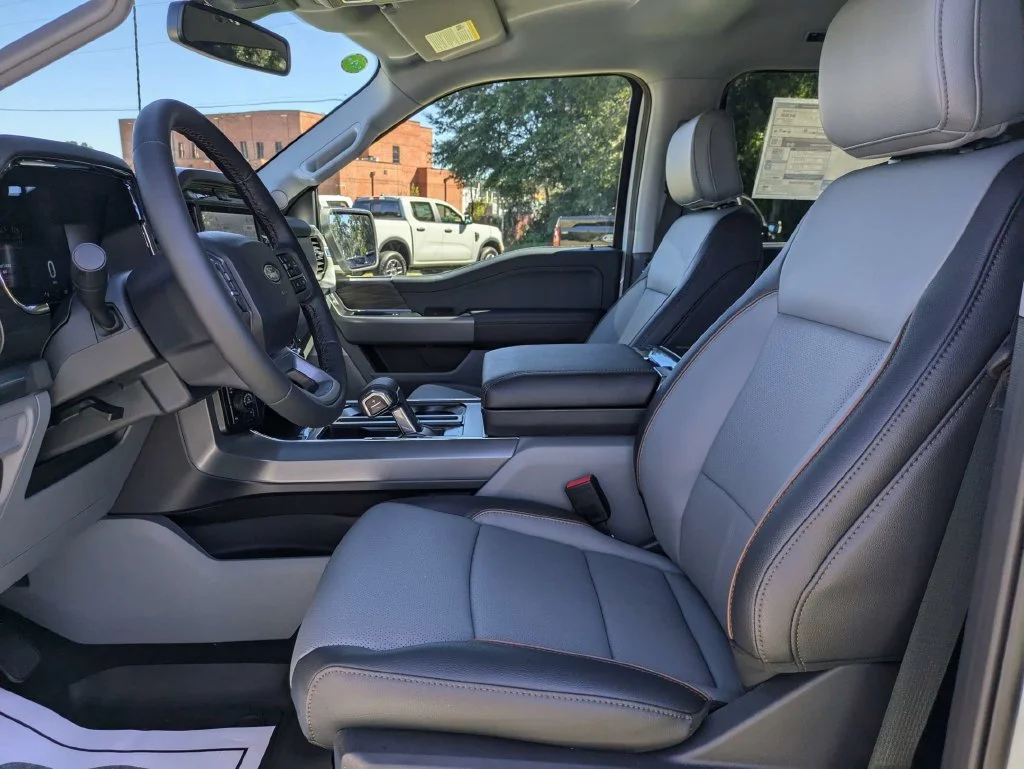 New 2026 Oxford White Ford Lariat image 20