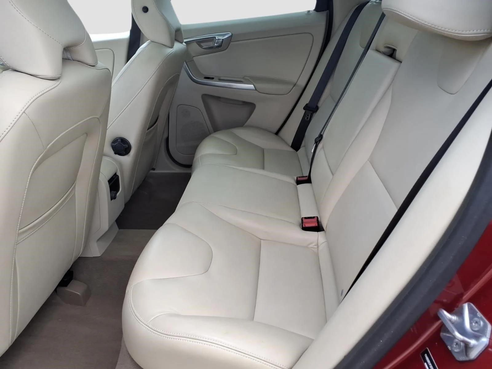 Used 2015 Flamenco Red Metallic Volvo T6 Premier Plus image 14
