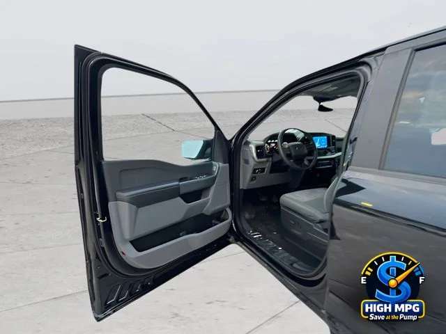 Used 2023 White Ford XLT image 33