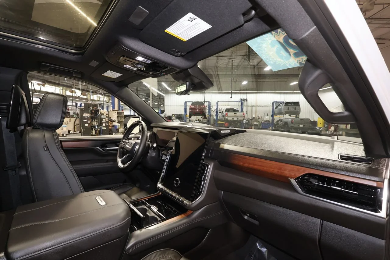 Used 2026 Glacier White Tricoat GMC Denali image 33