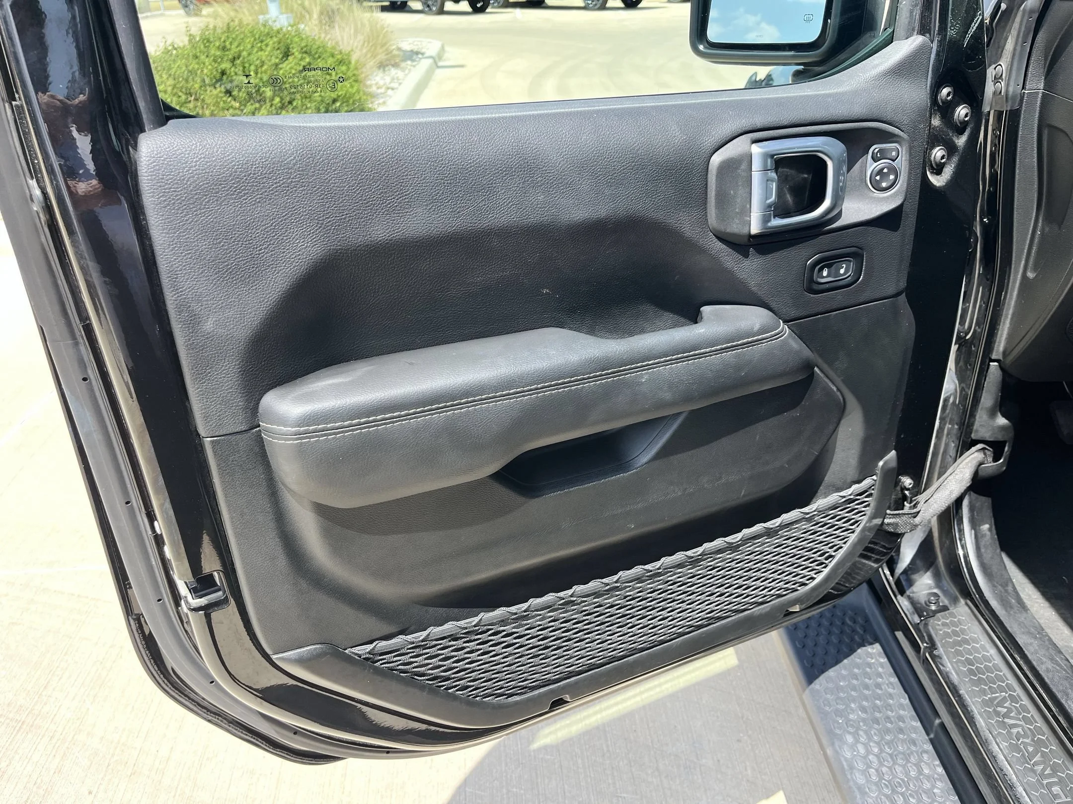 Used 2022 Black Jeep Unlimited Sahara 4xe image 9