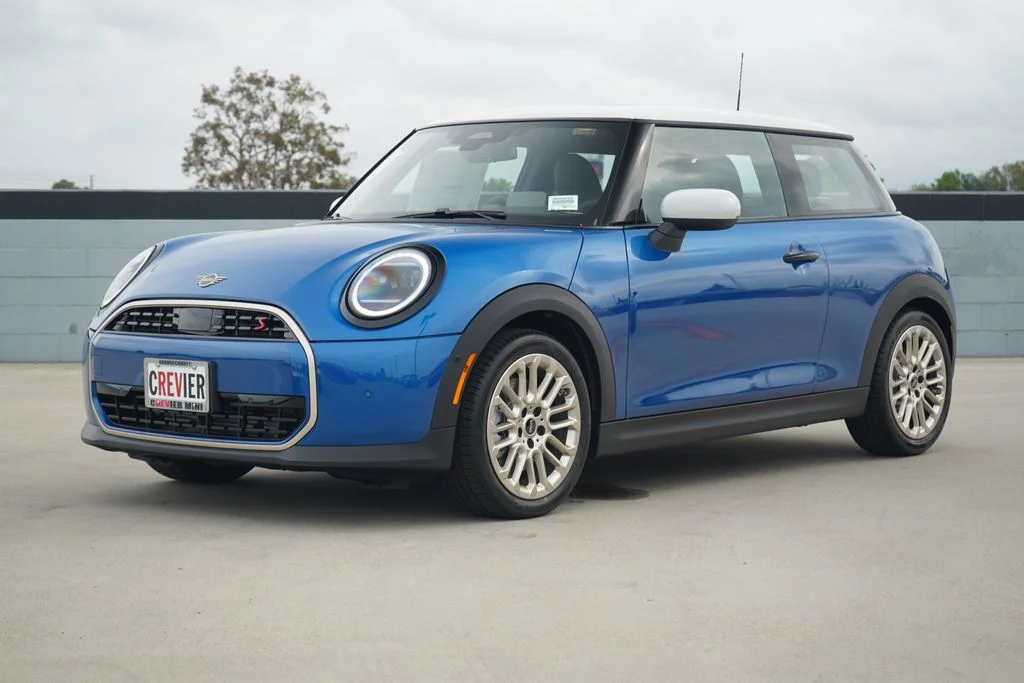 2026 MINI Hardtop Cooper S Signature's photo