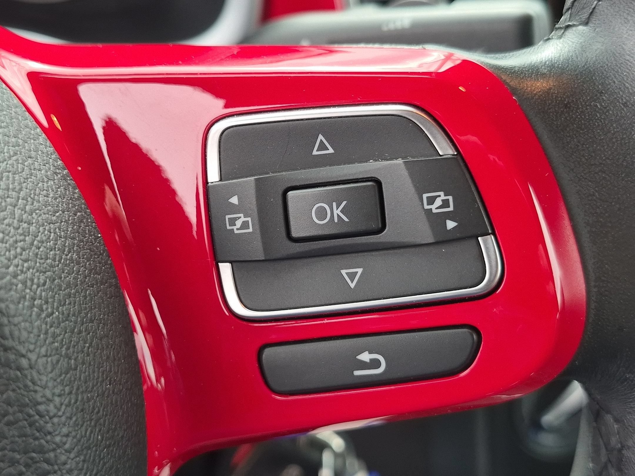 Used 2015 Red Volkswagen 1.8T image 18