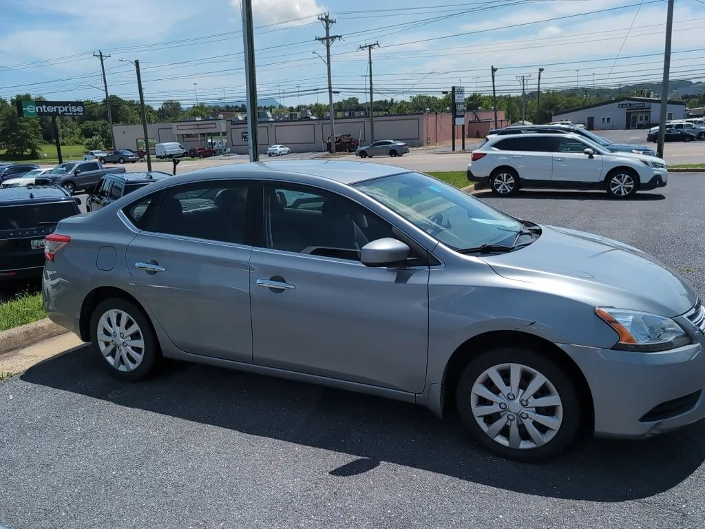 Used 2013 Gray Nissan SV image 4