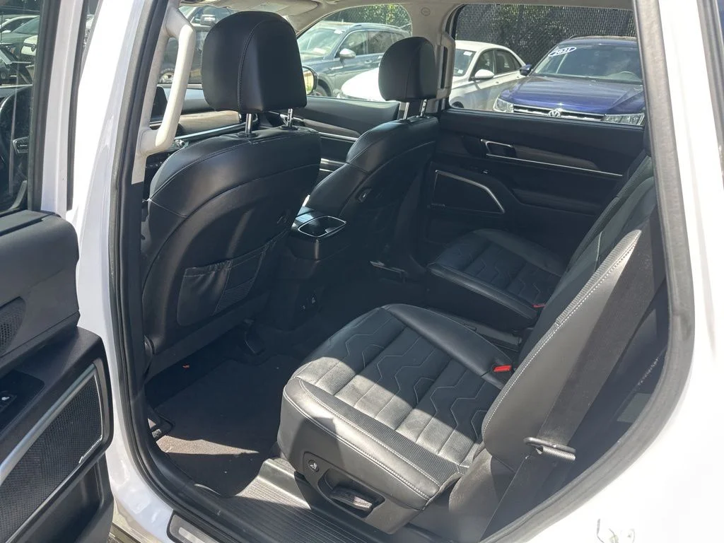 Used 2022 White Kia SX image 23