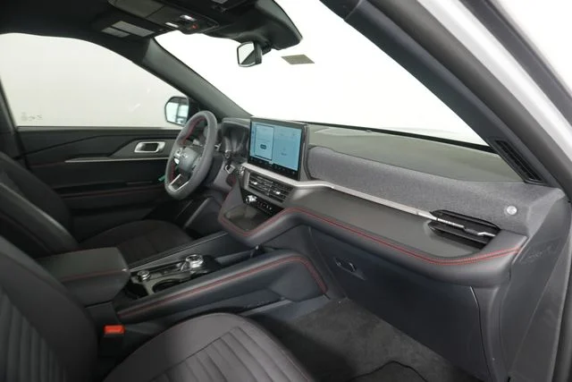 New 2027 Avalanche Gray Ford ST-Line image 36